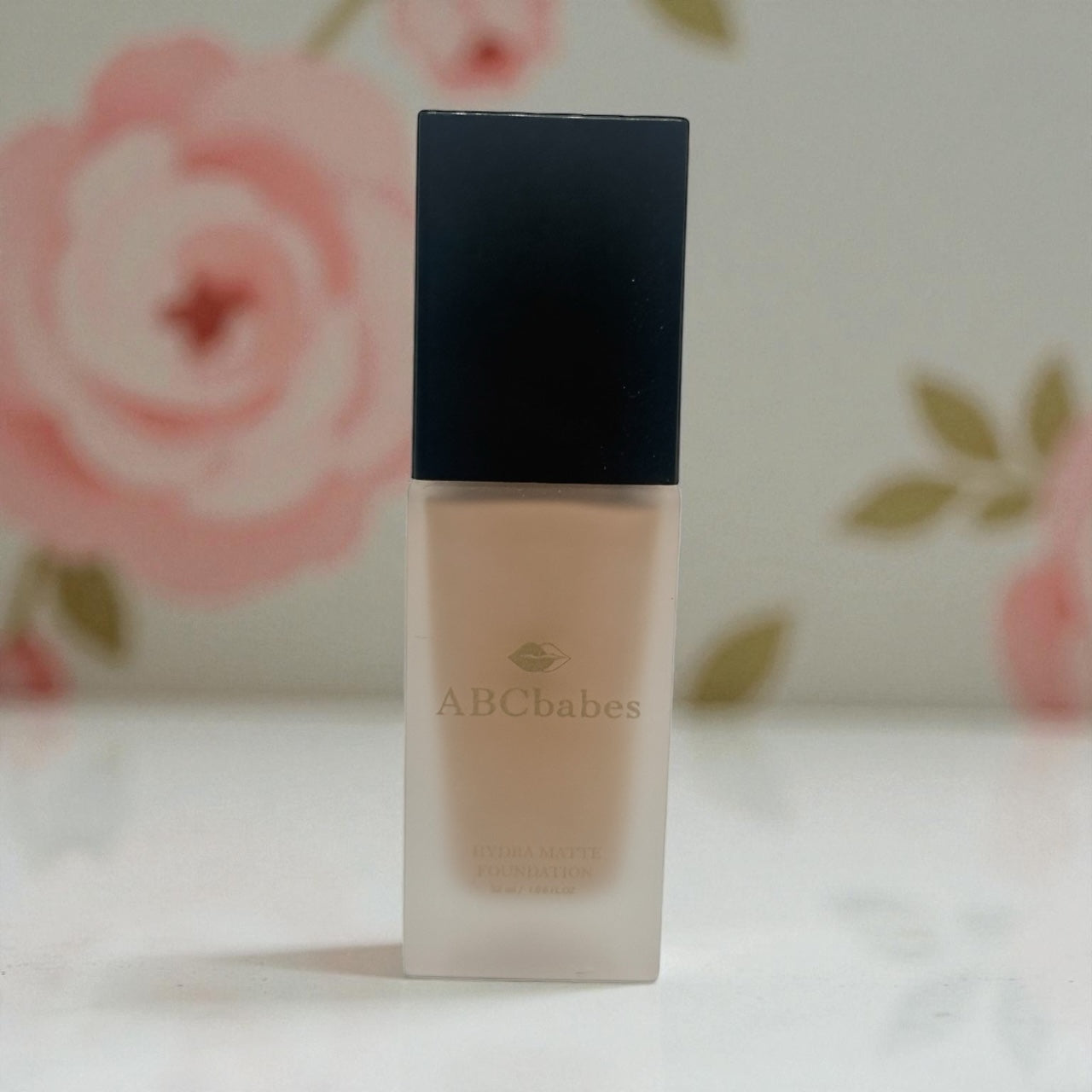 ABCbabes light medium shade #15 warm beige hydra liquid foundation.