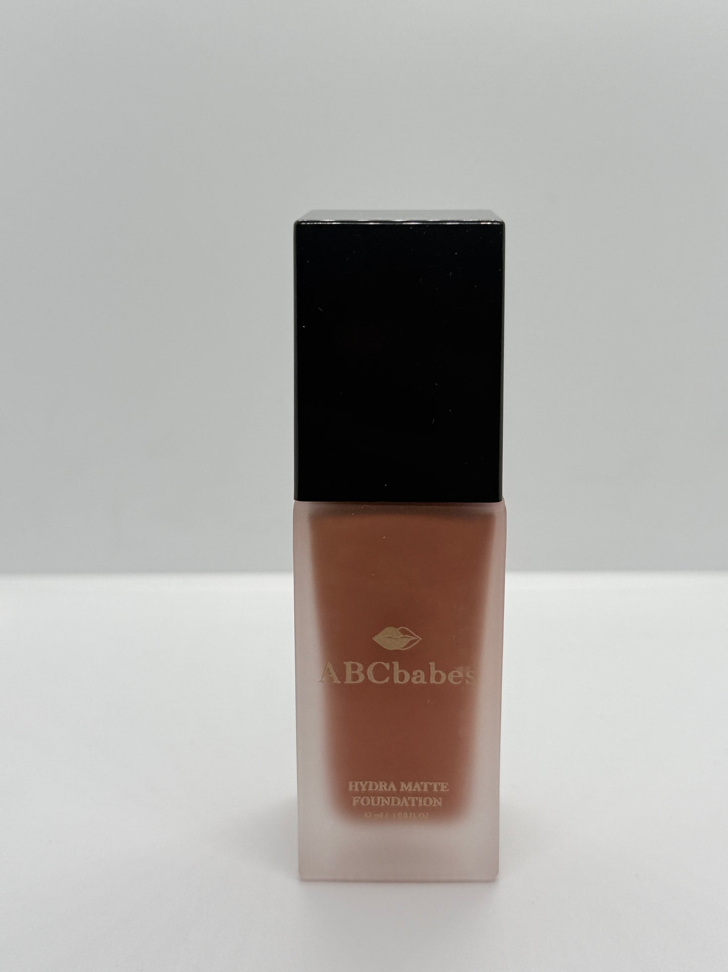 ABCbabes deep tan shade 43 with warm undertones, hydra matte finish liquid foundation.