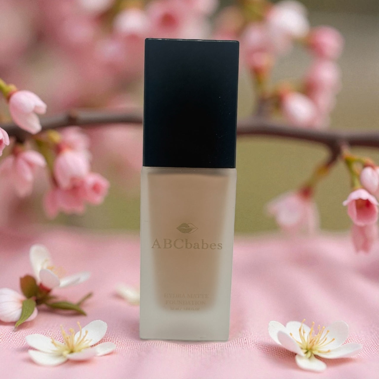 ABCbabes light medium shade #15 warm beige hydra liquid foundation.