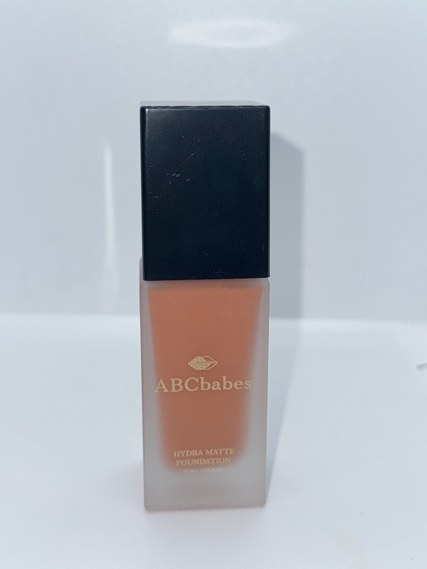 ABCbabes deep tan warm golden undertone shade 31 hydrating liquid foundation with matte finish.
