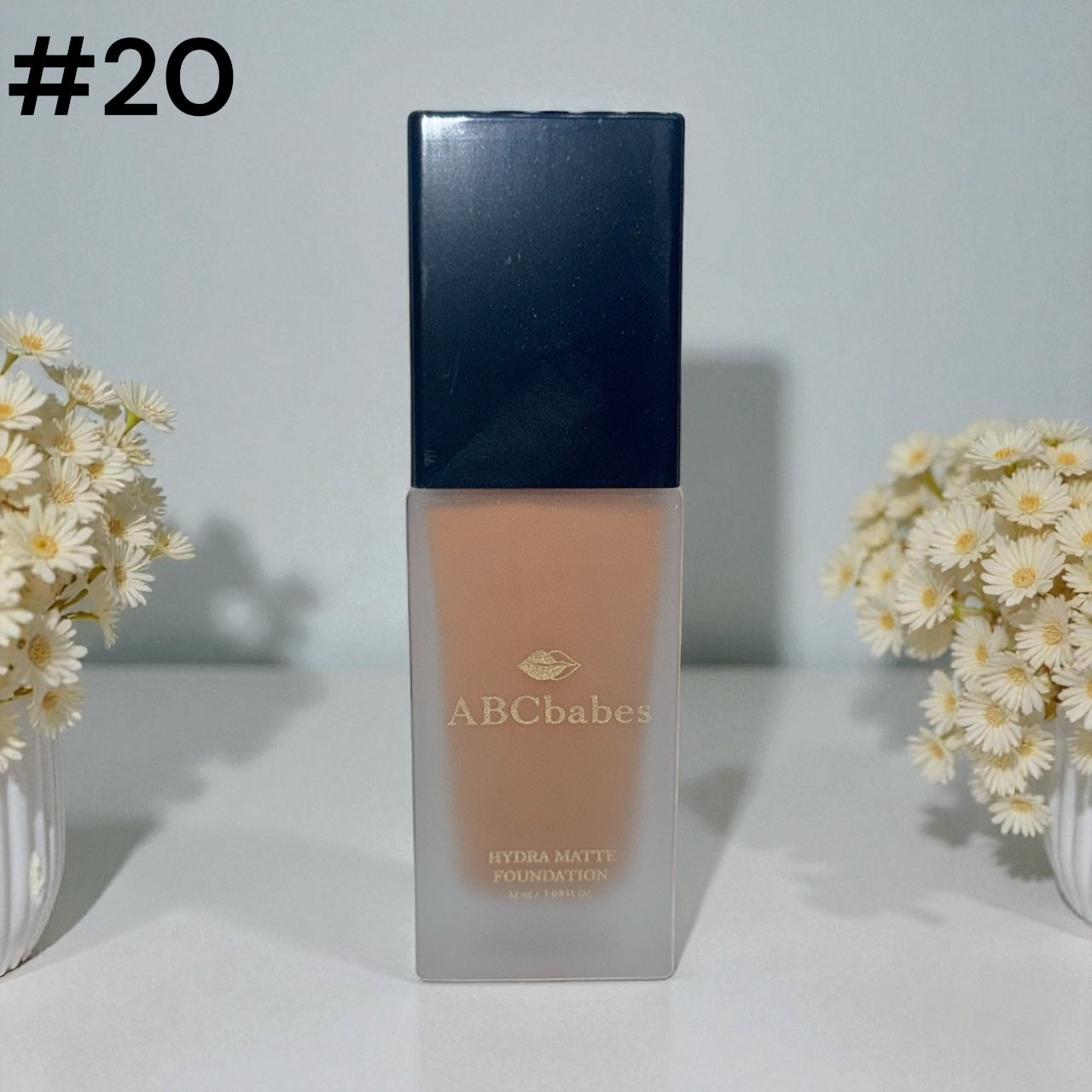 ABCbabes medium shade #20 warm golden undertones.