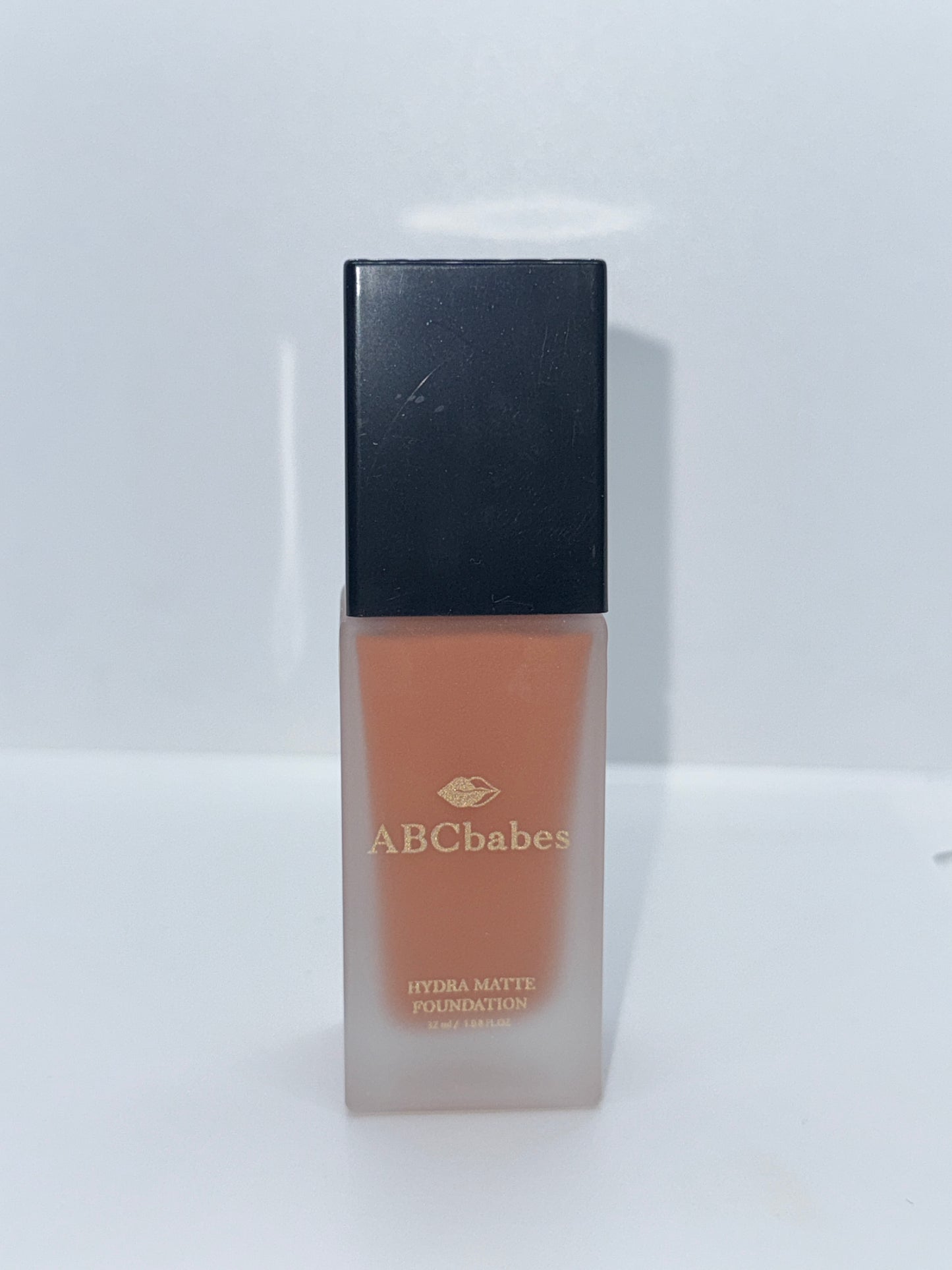 ABCbabes deep tan warm golden undertone shade 31 hydrating liquid foundation with matte finish.